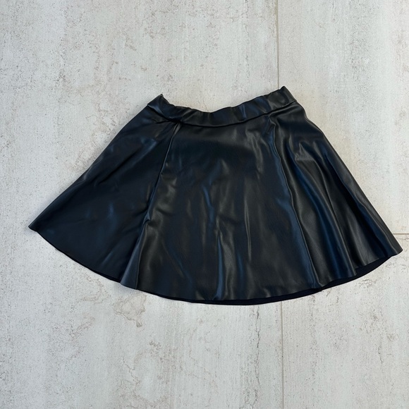 Girl’s H&M Leather Looking Skirt - Picture 1 of 7